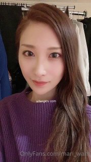 顶级粉鲍小情侣男朋友放假宿舍开啪，无套骑在身上抽插，嫩穴被大屌撑爆，搞完不爽振动棒双管齐下，男朋友插嘴边自慰1